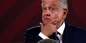 AMLO enviará iniciativa para eliminar el artículo 33 constitucional