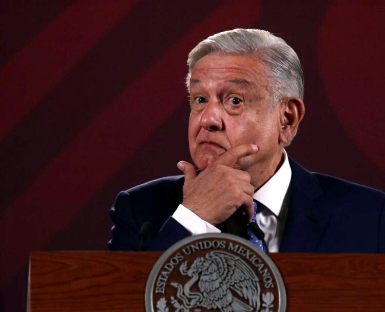 AMLO enviará iniciativa para eliminar el artículo 33 constitucional