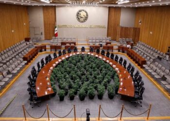 Presenta Morena solicitud de transparencia sobre finiquito de Lorenzo Córdova