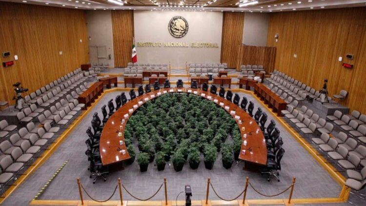 Presenta Morena solicitud de transparencia sobre finiquito de Lorenzo Córdova