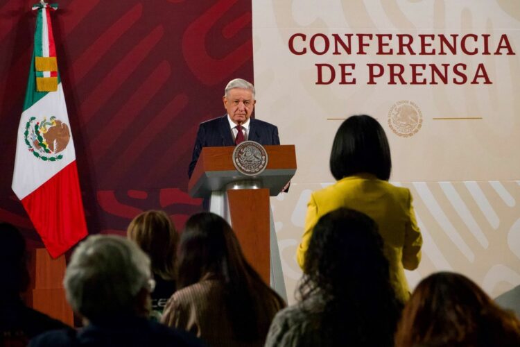 En mi administración no hay permiso para "espiar": AMLO