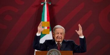 No hago invitación personal para aniversario de expropiación petrolera, es abierta a todos: AMLO