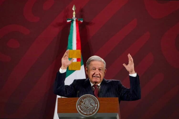No hago invitación personal para aniversario de expropiación petrolera, es abierta a todos: AMLO