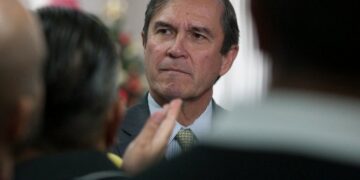 Regresará Jacobo Molina al INE; asesta el primer golpe al "plan B"