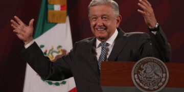 "Fiesta en el INE", ironiza AMLO sobre regreso de Jacobo Molina al organismo