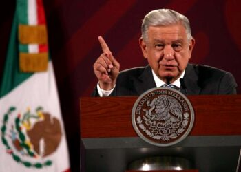 AMLO convoca a participar en mitin del 18 de marzo en el Zócalo de la CDMX