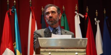 Previo a salir del INE, Lorenzo Córdova lleva a cabo una gira en EE.UU.