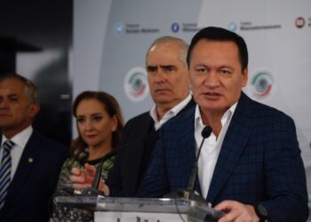 Evaden senadores priístas tema sobre posible remoción de Miguel Ángel Osorio Chong