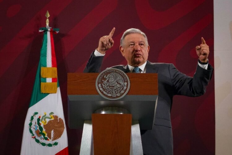 Remoción de Miguel Angel Osorio Chong es situación de su partido: AMLO