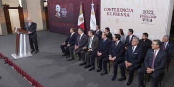 Propone AMLO a empresarios crear campaña contra consumo de drogas