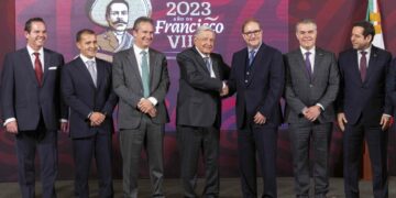 AMLO destaca cifra récord de empleos ante empresarios