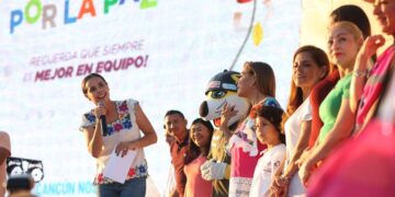 Ana Paty Peralta festeja a la niñez de Cancún