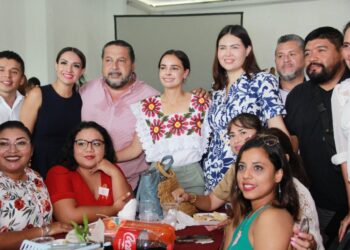 Juntos trabajemos en la formación inicial de niñas y niños: Ana Paty Peralta