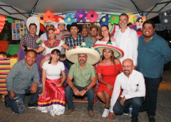 Dan vida cancunenses a la Av. Yaxchilán en el 53 aniversario de la ciudad