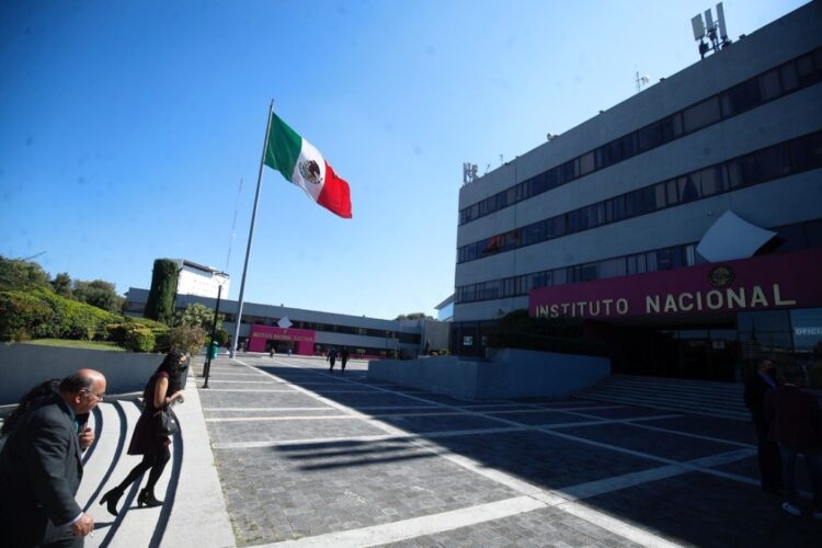 Guadalupe Taddei pide a funcionarios del INE no repetir errores en presupuesto