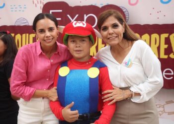 Respalda Ana Paty Peralta a niñas y niños cancunenses emprendedores