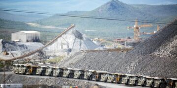Es prioritario aprobar en actual periodo de sesiones la ley minera: Morena