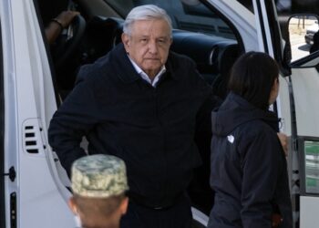 AMLO cita a gobernadoras y gobernadores de Morena a Palacio Nacional