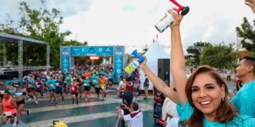 Da Mara Lezama banderazo al Medio Maratón Cancún