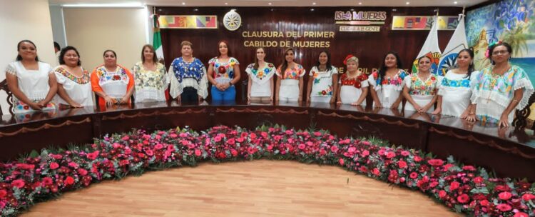 Mara Lezama y Atenea Gómez clausuran el Primer Cabildo de Mujeres