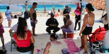 Seguridad de Puerto Morelos mantiene acercamiento con negocios en zona turística