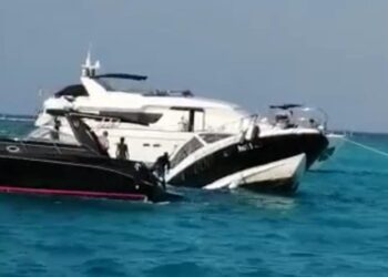 Por exitosa vigilancia en Isla Mujeres rescatan a turistas de embarcación que se hundió