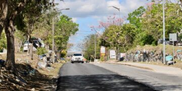 En Puerto Morelos inicia reencarpetamiento de la Av. José María Morelos