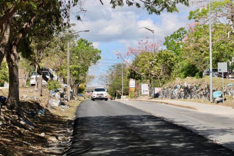 En Puerto Morelos inicia reencarpetamiento de la Av. José María Morelos