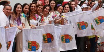 Acompaña Atenea Gómez a Mara Lezama en banderazo del programa "Salud para Todas y Todos"