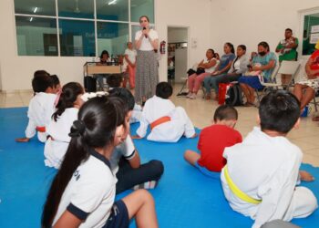 Promueve Atenea Gómez el deporte entre la niñez de la Zona Continental