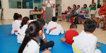 Promueve Atenea Gómez el deporte entre la niñez de la Zona Continental