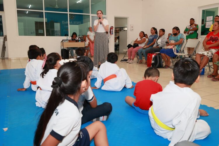 Promueve Atenea Gómez el deporte entre la niñez de la Zona Continental