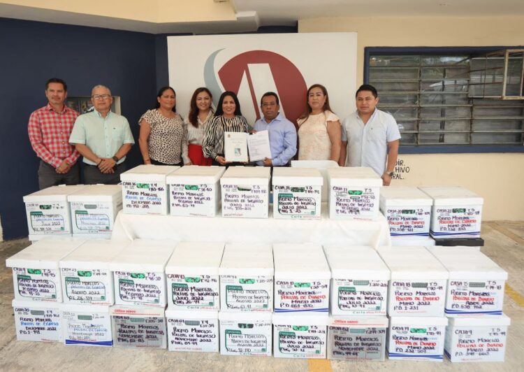 Blanca Merari entrega a Auditor Superior del Estado la Cuenta Pública 2022 de Puerto Morelos