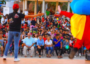 Blanca Merari encabeza multitudinario festival del Día del Niño y de la Niña en Leona Vicario