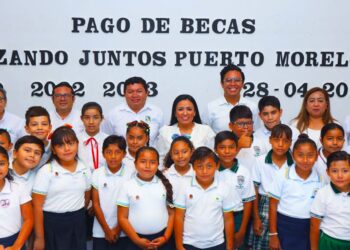 Blanca Merari, al frente del primer pago de becas del ciclo escolar 2022-2023