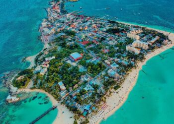 Isla Mujeres, nominado a los premios Readers Choice Awards
