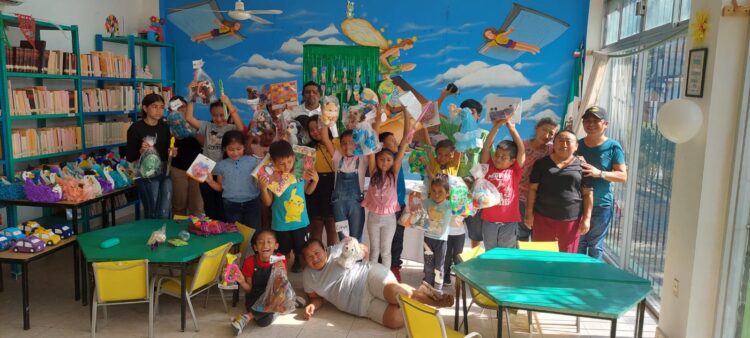 En Leona Vicario clausuran curso en la Biblioteca "Pablo Pancardo"