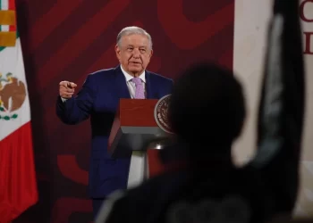 Exigencia de opositores para suspender "mañaneras", una muestra del autoritarismo: AMLO