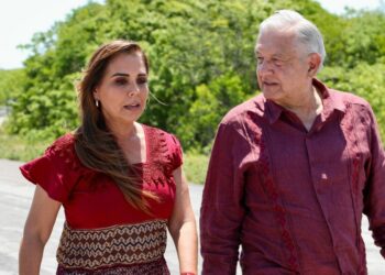 AMLO supervisa obras del Tren maya en Quintana Roo