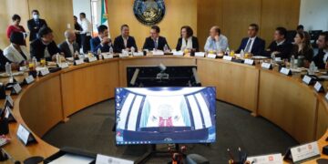 El nuevo Consejo General del INE se reúne integrantes de la Jucopo
