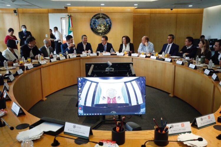 El nuevo Consejo General del INE se reúne integrantes de la Jucopo