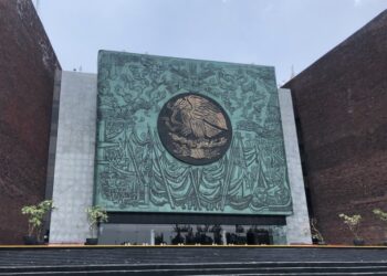 AMLO envía a la Cámara de Diputados iniciativa para suprimir unidades administrativas