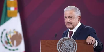 Por respeto no se mostrarán más documentos relacionados con Vicente Fox: AMLO