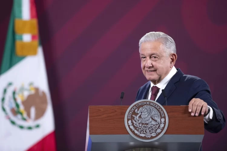 Por respeto no se mostrarán más documentos relacionados con Vicente Fox: AMLO