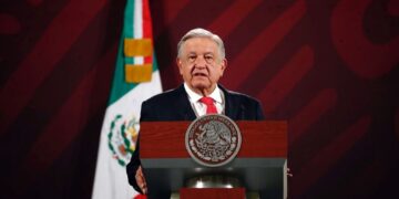Califica AMLO de "grotesco" incorporación de Lorenzo Córdova al equipo de Latinus