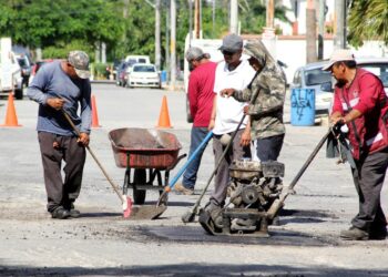 Gobierno de Ana Paty Peralta atiende calles y avenidas de Cancún