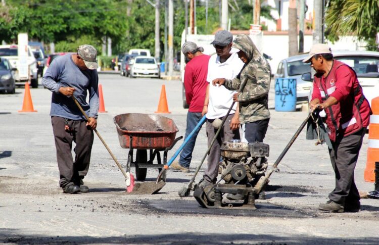 Gobierno de Ana Paty Peralta atiende calles y avenidas de Cancún