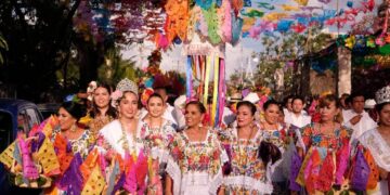 Fortalece Mara Lezama tradiciones y costumbres, identidad de quintanarroenses