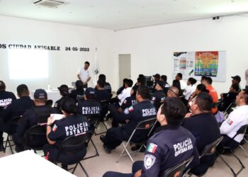 Capacitan a policías de Puerto Morelos sobre derechos de la comunidad LGBTTTIQ+