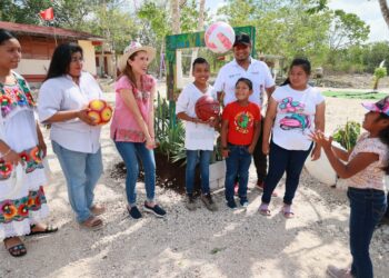 Continúa Atenea Gómez trazando proyectos para los niños y niñas